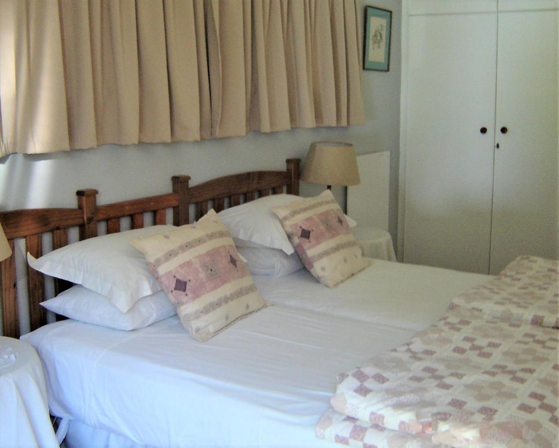 Cedar Lodge Guest House ロバートソン エクステリア 写真